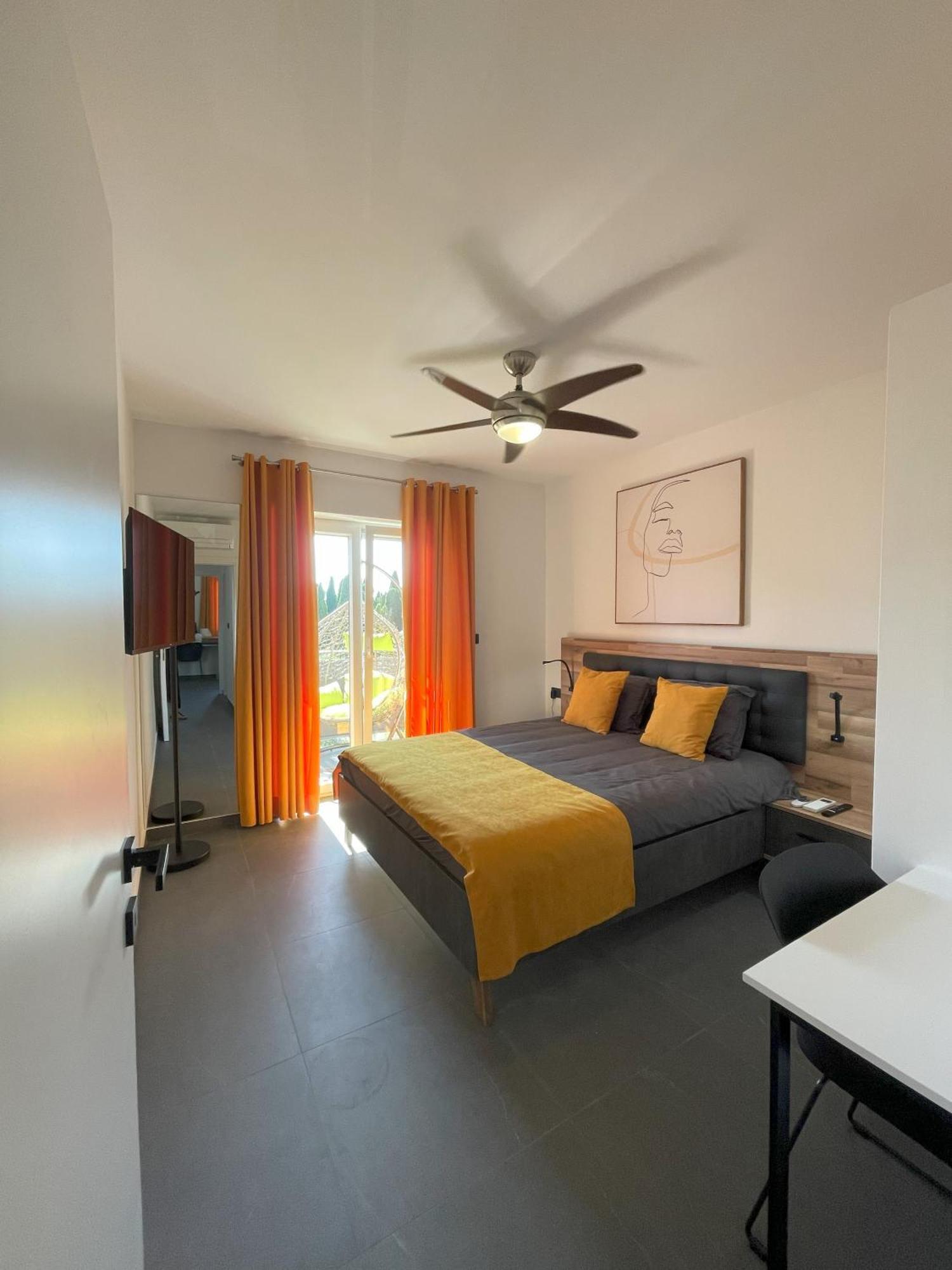 Valkane Beach Apartments Pula Exterior photo