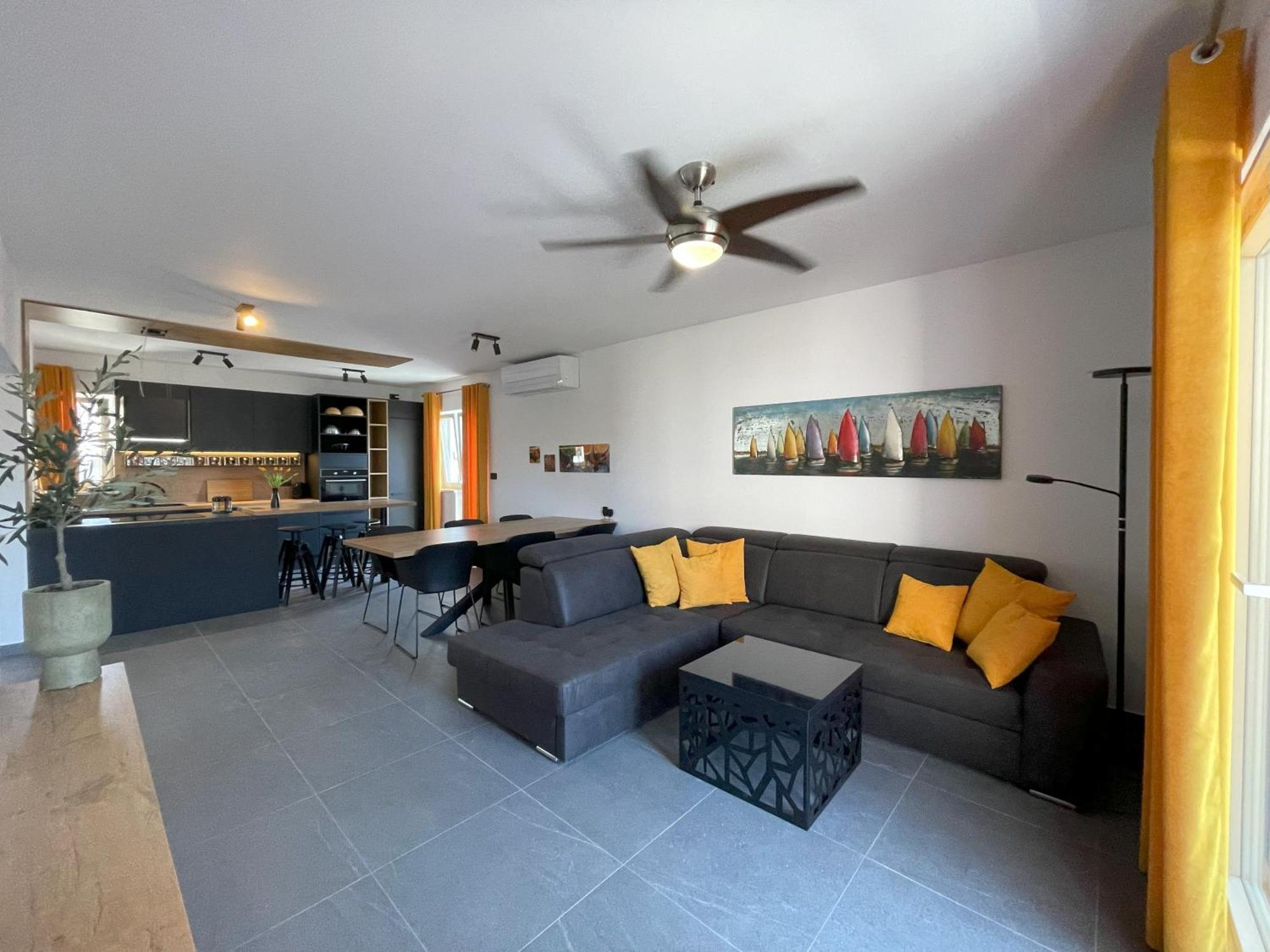 Valkane Beach Apartments Pula Exterior photo